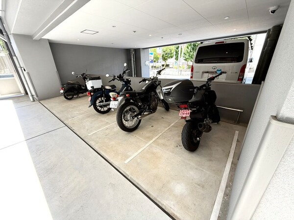 バイク置き場