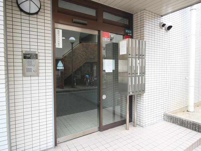物件外観写真5　(エントランス部分)