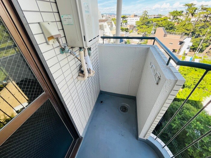 物件内観写真13　(洗濯機置場)