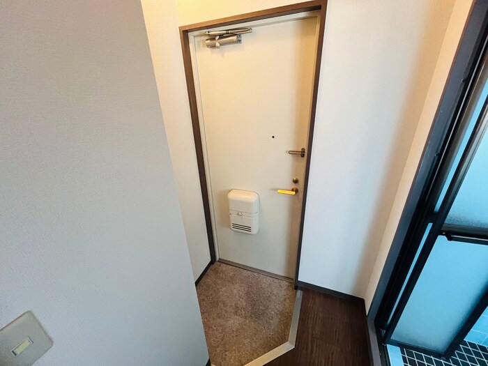 物件内観写真14　(玄関)