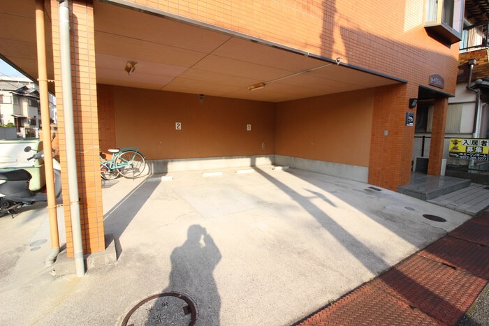 物件外観写真3　(駐輪場)
