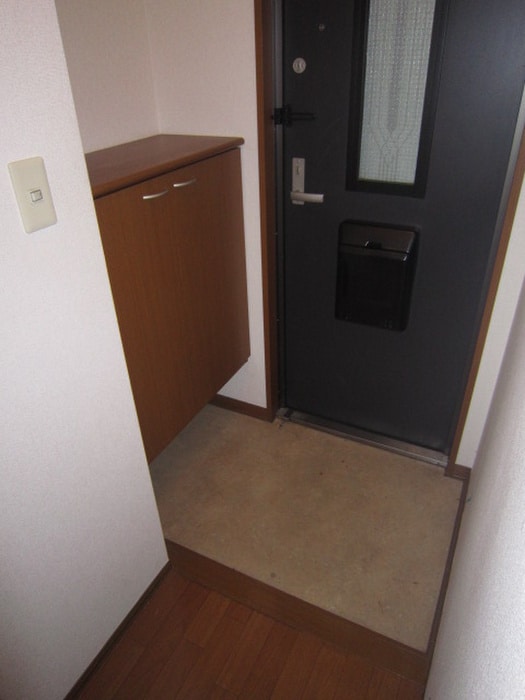物件内観写真4　(玄関)