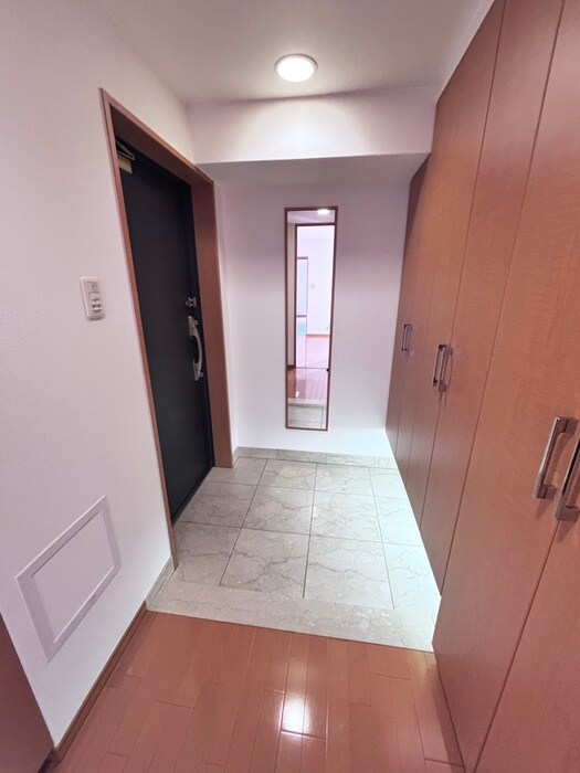 物件内観写真13　(玄関)