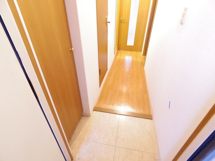 物件内観写真19　(玄関)