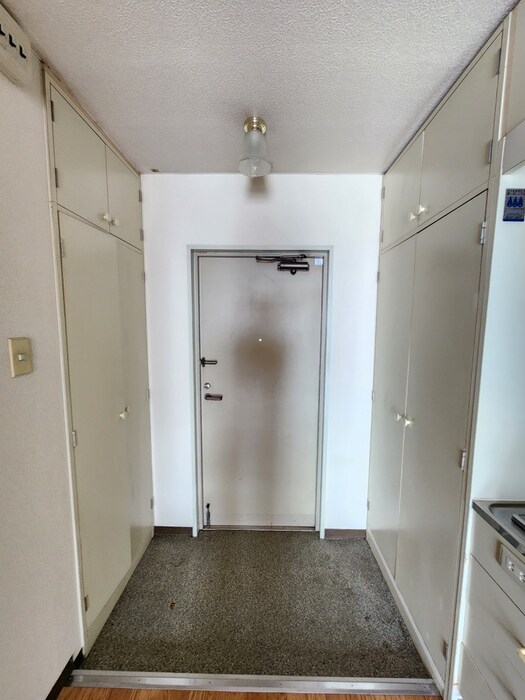 物件内観写真7　(玄関)