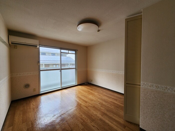 物件内観写真10　(居室)