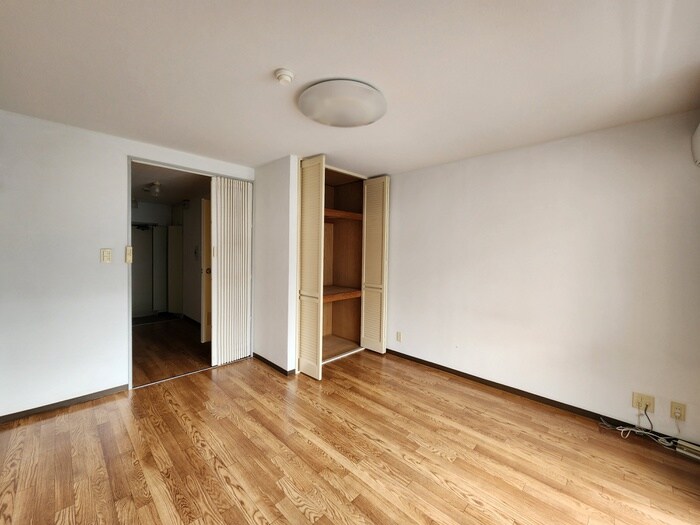 物件内観写真11　(居室)