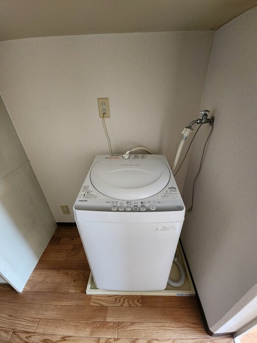 物件内観写真16　(洗濯機置場)