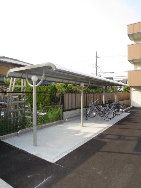 物件外観写真3　(駐輪場)