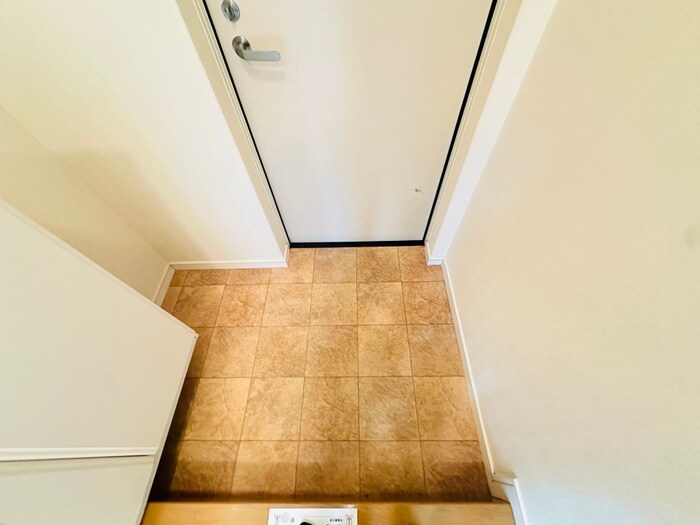物件内観写真7　(玄関)