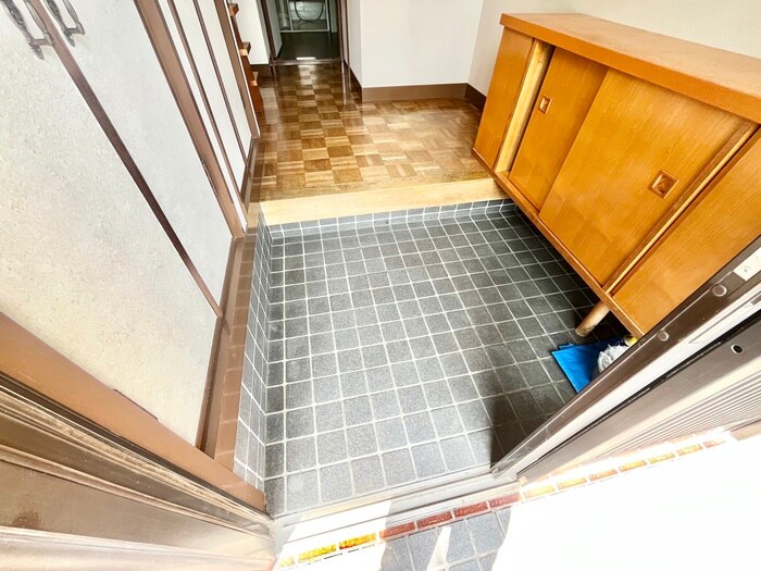 物件内観写真17　(玄関)