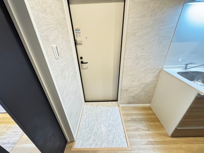 物件内観写真14　(玄関)