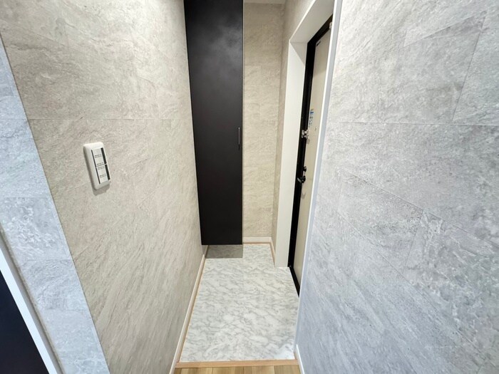 物件内観写真14　(玄関)