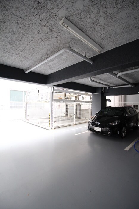 物件外観写真5　(駐車場)