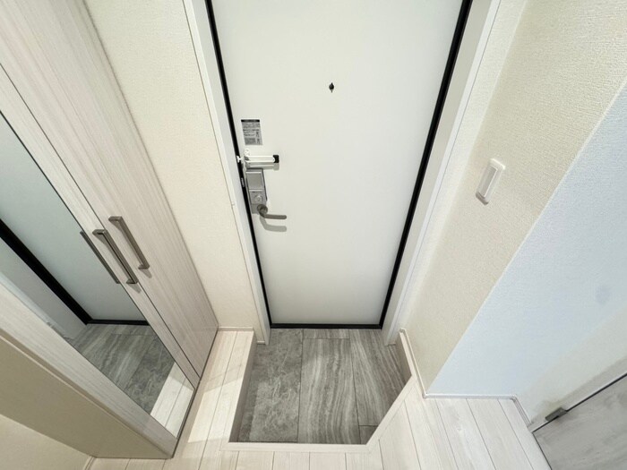 物件内観写真14　(玄関)