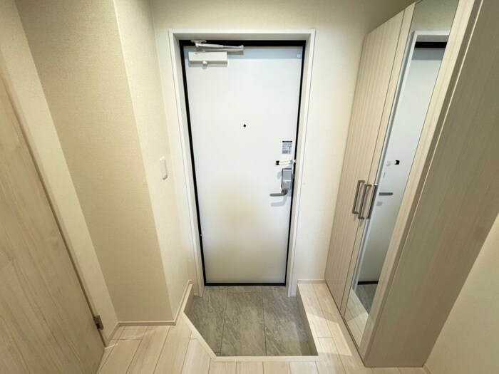 物件内観写真14　(玄関)