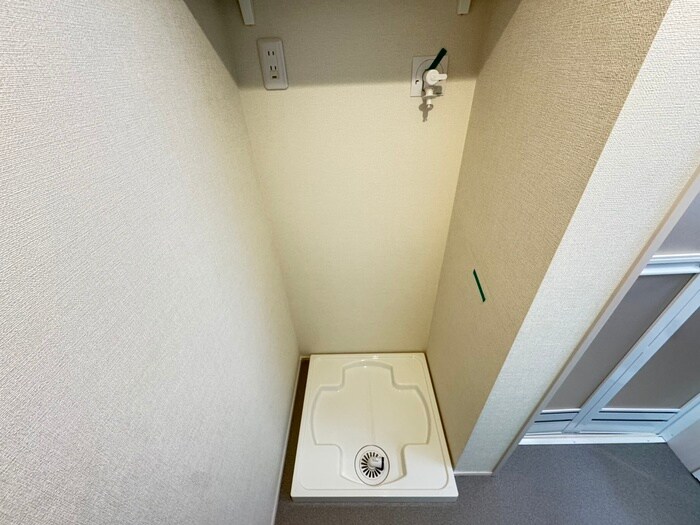 物件内観写真18　(洗濯機置場)