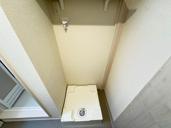 物件内観写真18　(洗濯機置場)