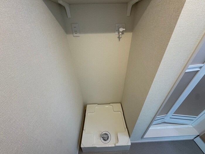 物件内観写真18　(洗濯機置場)