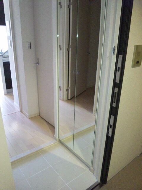 物件内観写真16　(玄関)