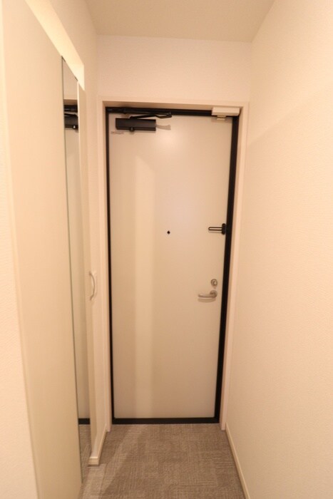 物件内観写真16　(玄関)