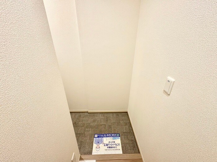 物件内観写真16　(玄関)