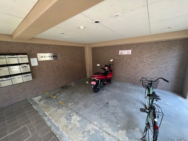 バイク置き場