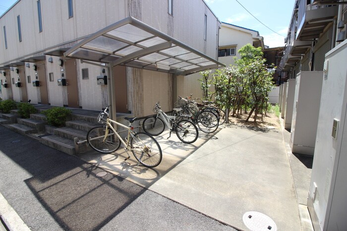 物件外観写真3　(駐輪場)