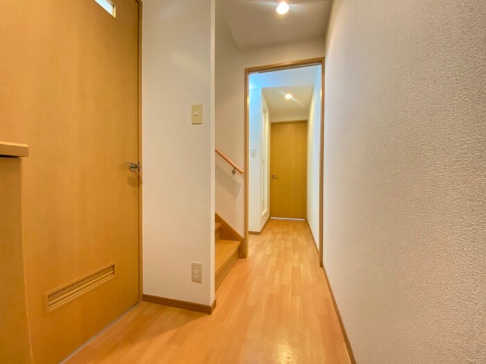 物件内観写真19　(廊下)