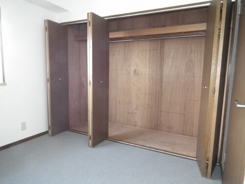 物件内観写真12　(収納)