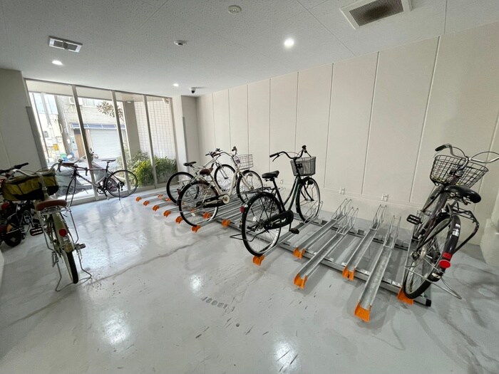 物件外観写真6　(駐輪場)