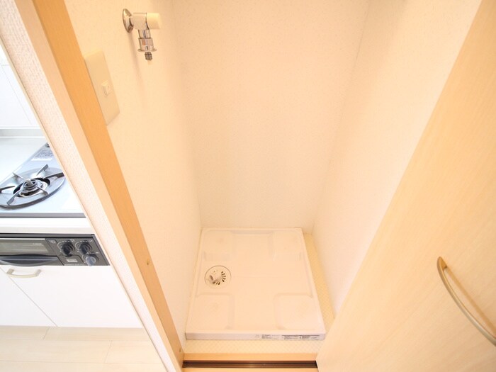 物件内観写真13　(洗濯機置場)