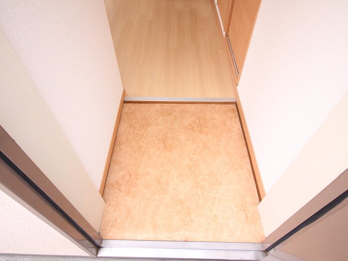 物件内観写真14　(玄関)