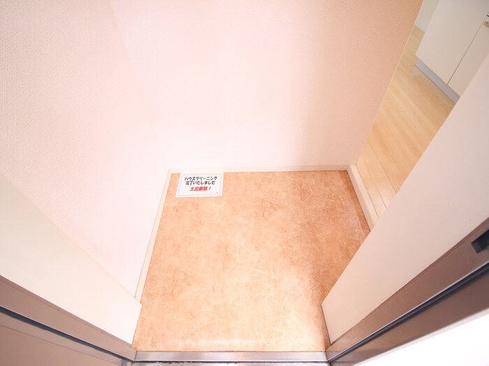 物件内観写真15　(玄関)