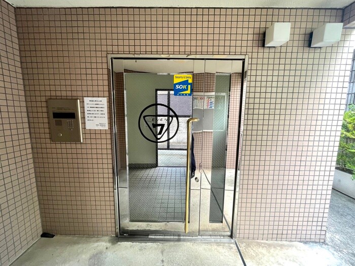 物件外観写真5　(エントランス部分)