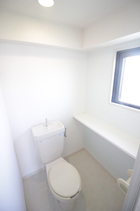 物件内観写真14　(トイレ)
