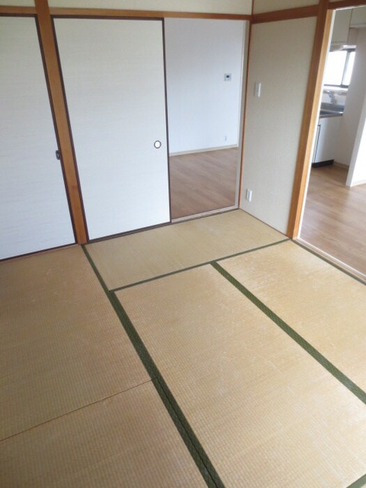 物件内観写真12　(居室)