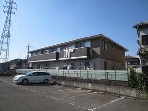 スクウェア街外観写真