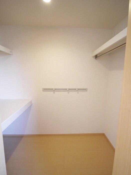物件内観写真11　(収納)