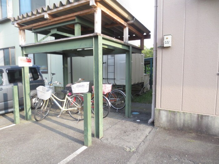 物件外観写真5　(駐輪場)
