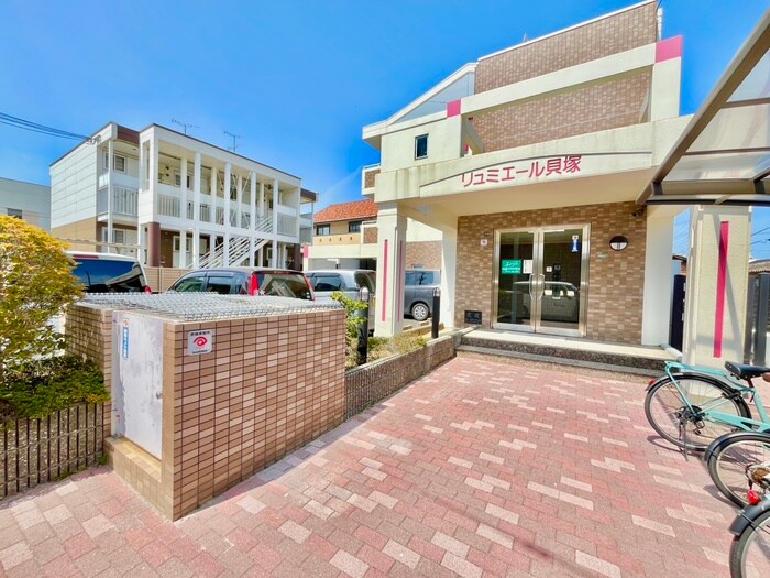 物件外観写真5　(エントランス部分)