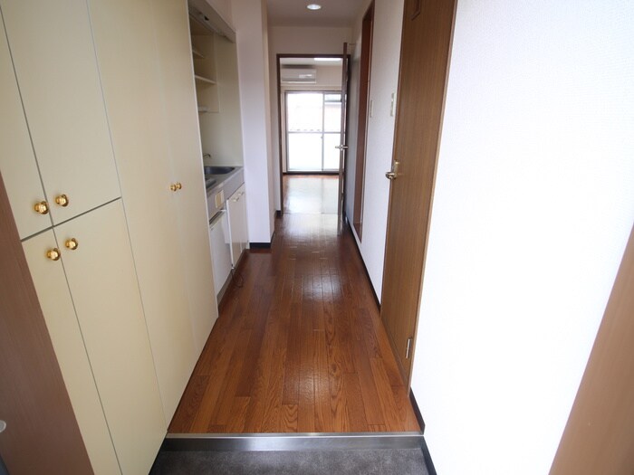 物件内観写真10　(玄関)