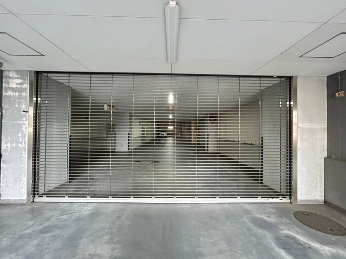 物件外観写真5　(駐車場)