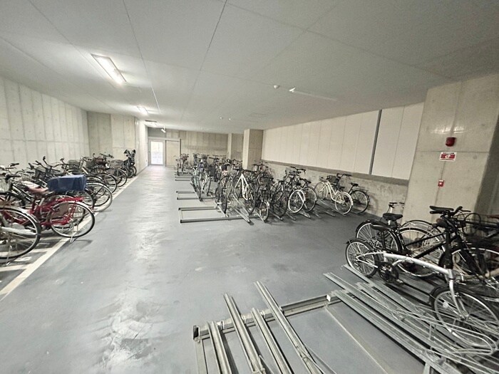 物件外観写真6　(駐輪場)