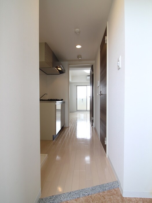 物件内観写真16　(廊下)