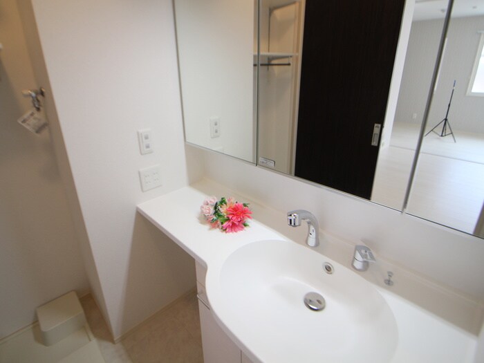 物件内観写真12　(洗面)