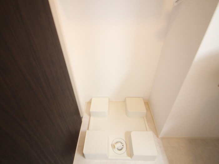 物件内観写真13　(洗濯機置場)