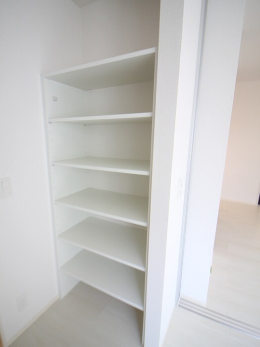 物件内観写真15　(収納)
