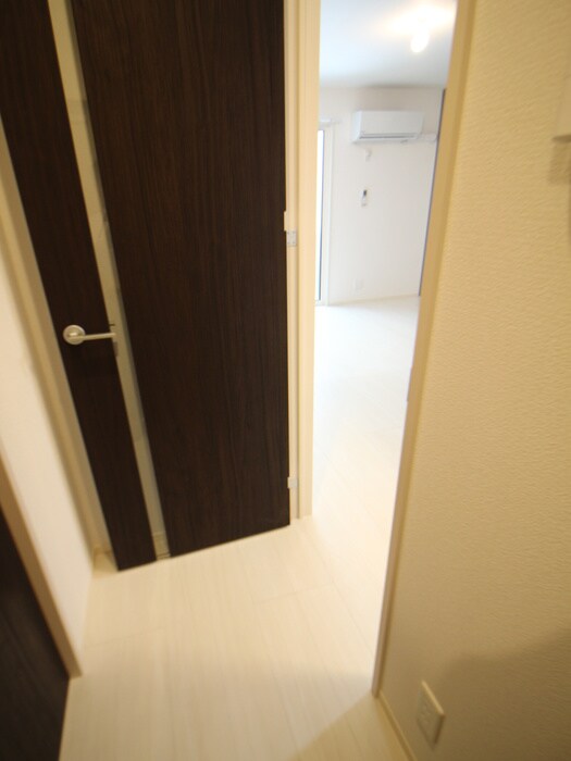 物件内観写真18　(廊下)