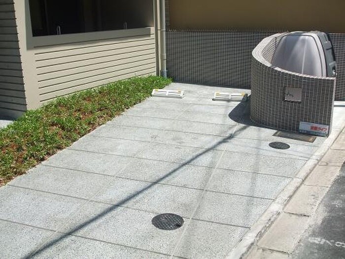 アーバネックス東山三条の駐車場